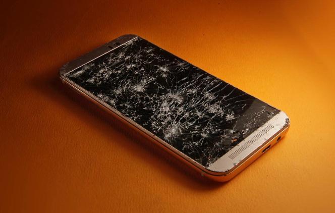 Orange lance un service de réparation de smartphones
